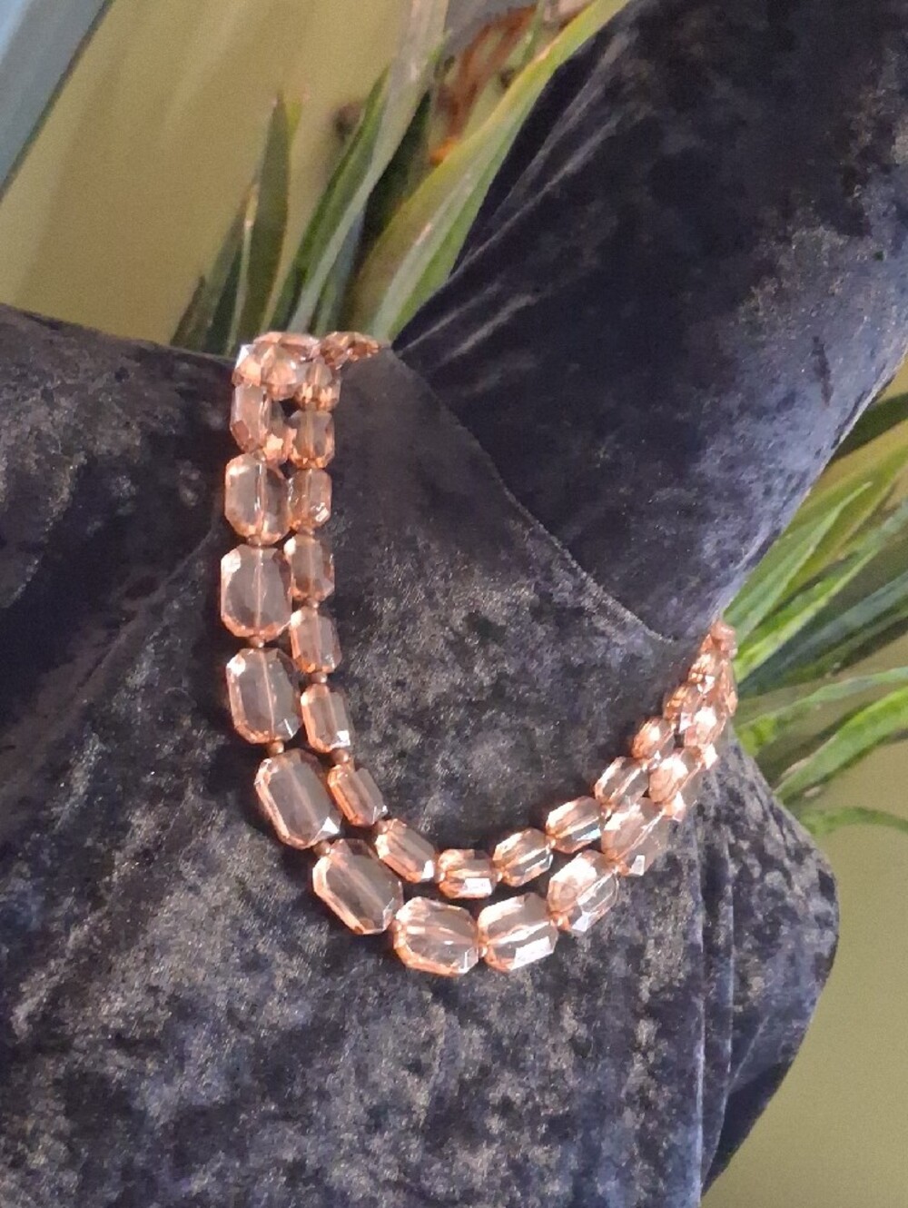 Vintage Rosaline Or Pal Pink Crystal Cut Lucite Double-Strand Necklace - Picture 6 of 7
